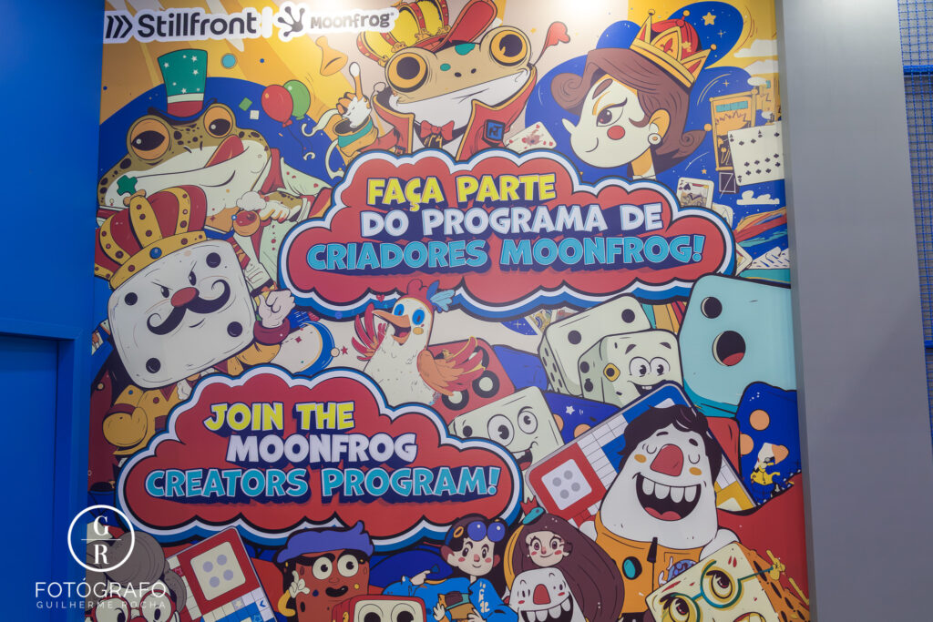 Moonfrog Labs promove seu programa de criadores com painel ilustrado repleto de dados, cartas e personagens dos jogos.