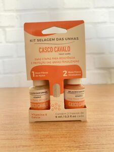 Casco de Cavalo – kit selagem para unhas com duas etapas: base com fibras de nylon e base fosca niveladora com vitamina E e cálcio.