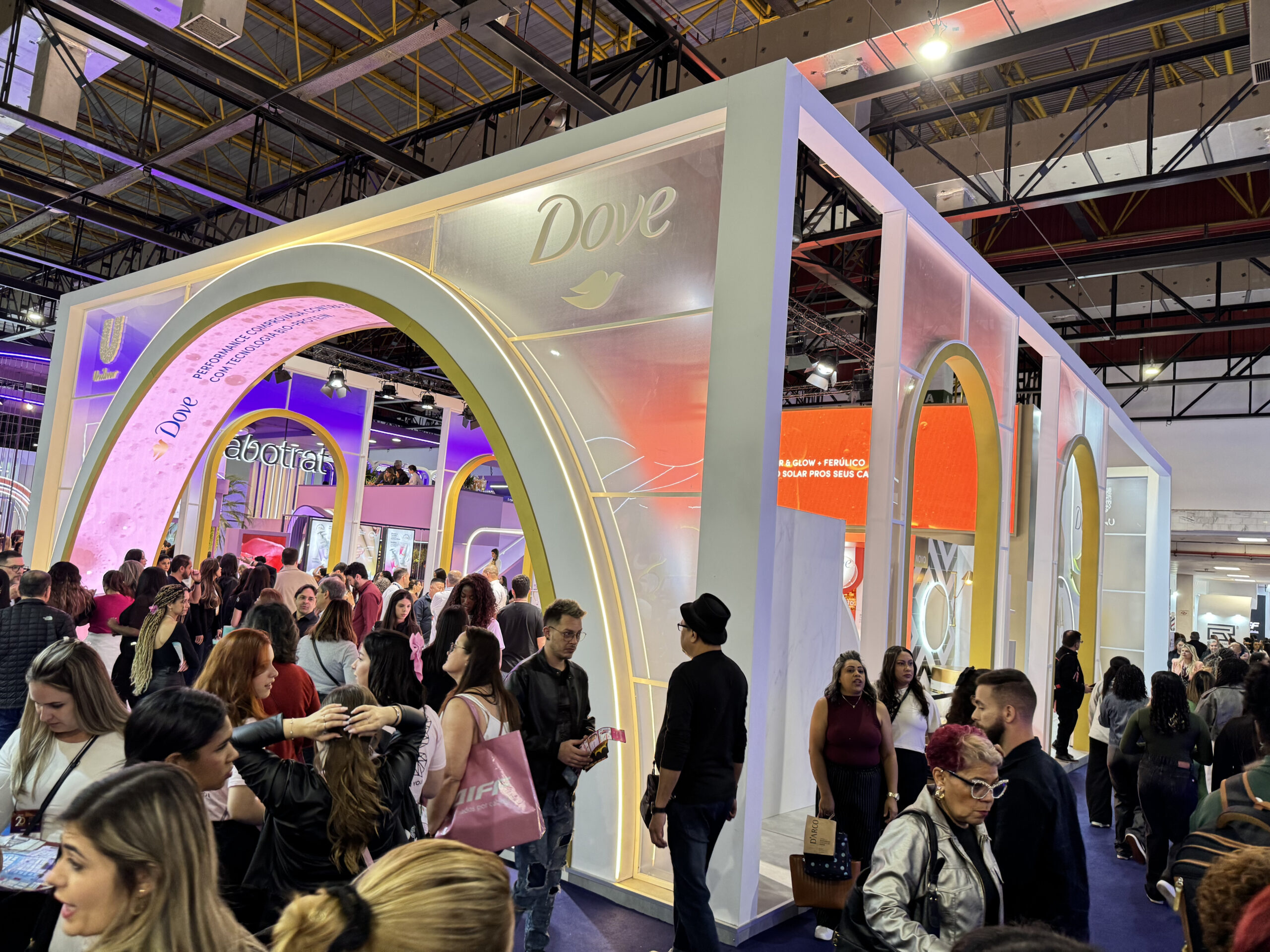 Dove Reforça Reposicionamento na Beauty Fair 2025