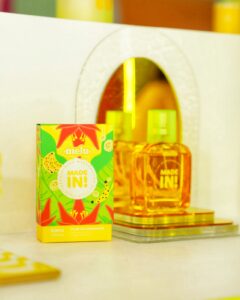 Perfume Flor de Bananeira da linha Made In Banana da Melu em destaque na feira.
