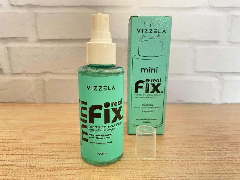 Fixador de maquiagem Vizzela Mini Real Fix de 100ml ao lado da embalagem verde, com foco na fórmula nutritiva e de longa duração.