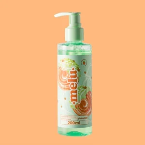 Sabonete líquido melu pistachill 200ml em frasco com pump verde e design ilustrado inspirado em doce de pistache.