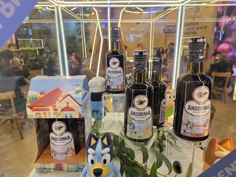 Azeite Andorinha Bluey em exposição na APAS Show 2026 destaca embalagem colecionável infantil e parceria inédita com a animação.