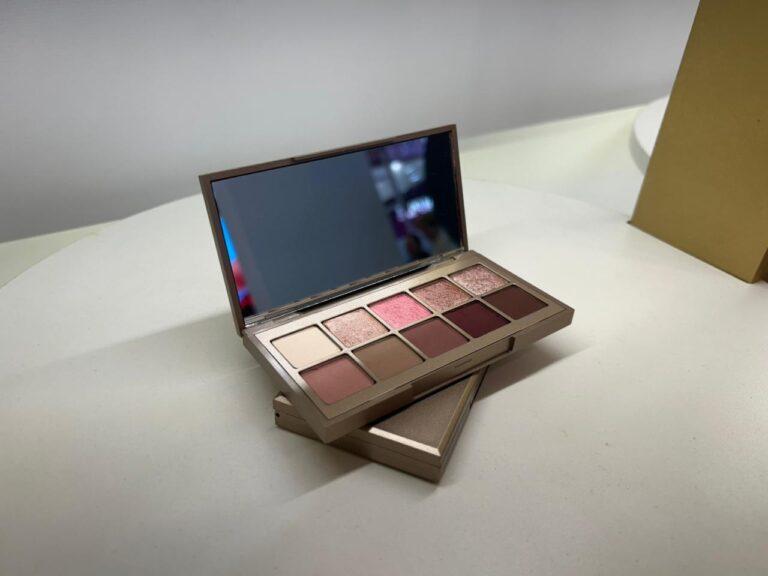 Nova paleta rosé da Petrizzi apresentada na Beauty Fair, com tons rosados, neutros e acabamento de alta pigmentação.