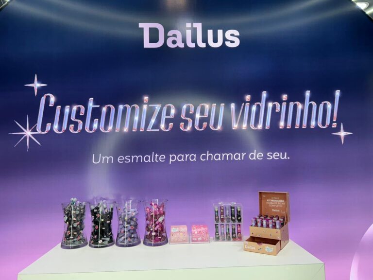 Espaço interativo da Dailus na Beauty Show 2026 permite que visitantes personalizem esmaltes exclusivos na ativação “Customize Seu Vidrinho”.