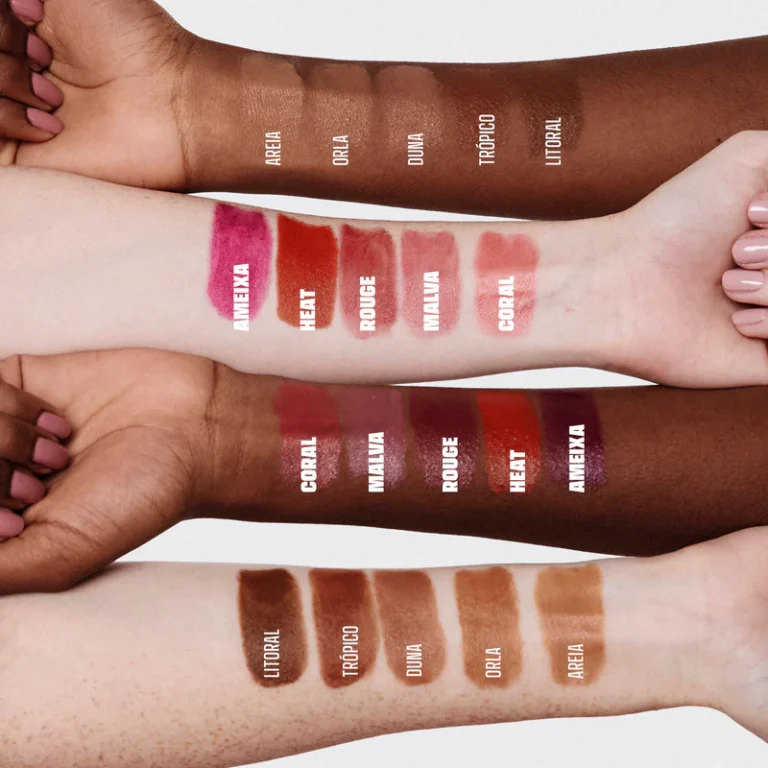 Amostras de cores do Duo Stick by Manu Cit da Pink Cheeks mostram opções de blush e bronzer desenvolvidas para diferentes tons de pele e estilos de maquiagem.