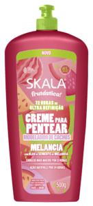 Skala Creme Para Pentear Frutástica Modelador de Cachos Melancia 500 g, com óleo de semente de melancia, desenvolvido para definição, maciez e controle do frizz.