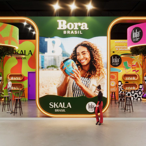 Estande do Bora Brasil na APAS SHOW 2026 destaca Skala e Lola From Rio com painéis iluminados, produtos capilares e visual colorido inspirado na brasilidade das marcas.