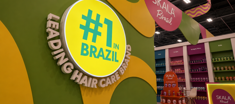 Estande do Bora Brasil na Cosmoprof North America 2026 destaca a identidade da Skala Brasil e a liderança em cuidados capilares.